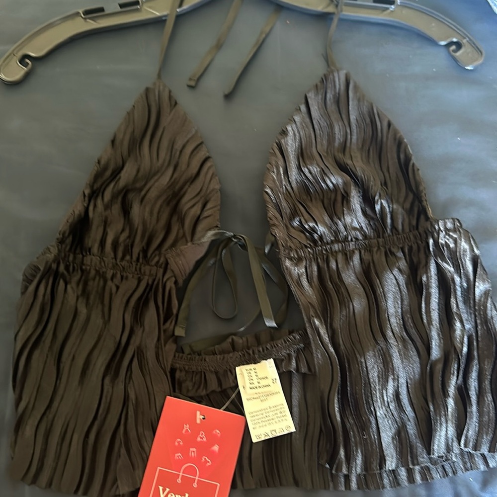 black crop top, going out shirt, never worn